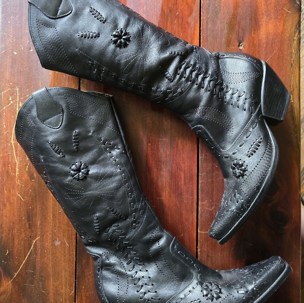 BCBG Girls Women's Size 6.5 Embroidered Square Toe Western Boots